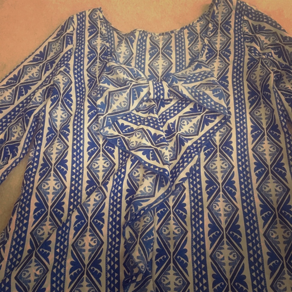 Geometric bow back blouse 👚